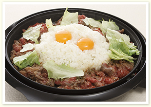 ホットプレートのビーフ混ぜご飯
