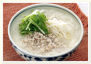 鍋つゆでエスニック豆乳めん
