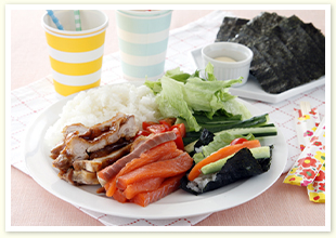 チキンとサーモンの洋風手巻き
