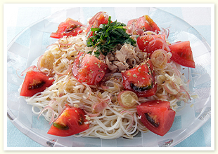 トマトと薬味のぶっかけそうめん
