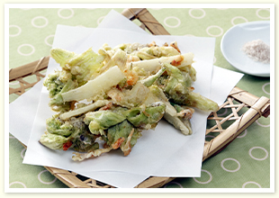 春の山菜のかき揚げ