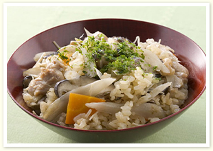 鶏肉ときのこの五目炊き込みご飯