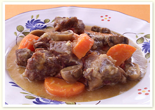 牛肉のやわらか煮込み
