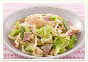 春野菜とベーコンの焼きうどん