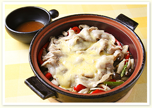 豚肉ときのこのチーズ蒸し鍋